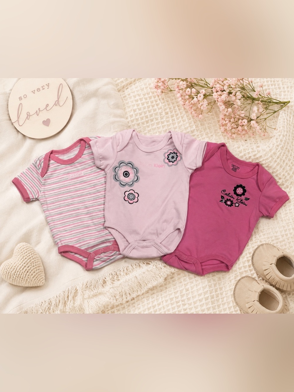 Calvin Klein Baby Girl 3-Pack onesie Bodysuits 0–3 Months